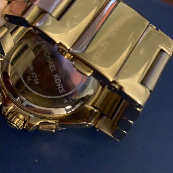 Micheal Kors Watch - Picture 4 of 4